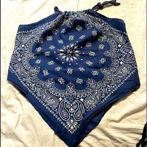 BANDANA hankerchief crop Top color blue/white small Size handmade unused